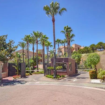 Marbella Benahavis إِستيبونا