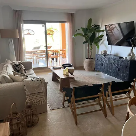 Marbella Benahavis إِستيبونا